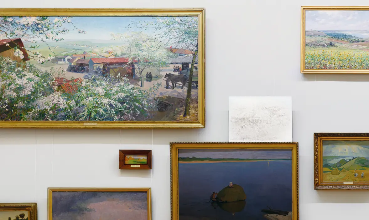 Lada Nakonechna. Obvious Connections. 2021. Installation (drawings, artworks from the NAMU collection)